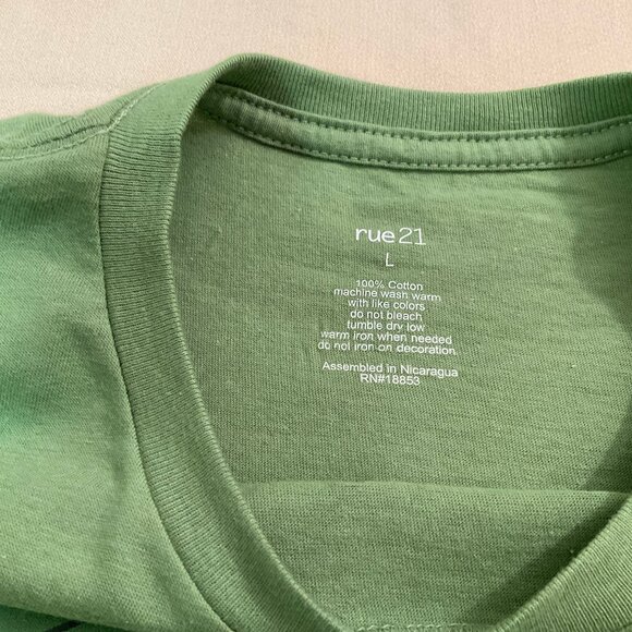 Satisfy Your Style Sweet Tooth with Blow Pop Green Apple Graphic Tee- Size Large - Picture 3 of 5